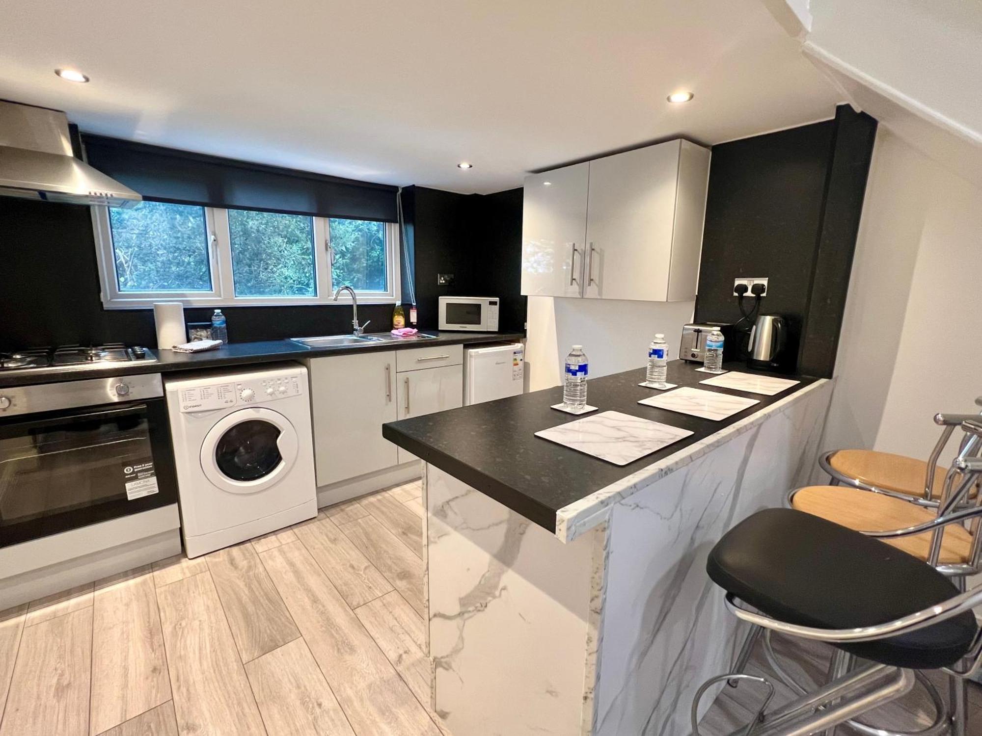 Comfy Apartments - Finchley Road Лондон Экстерьер фото